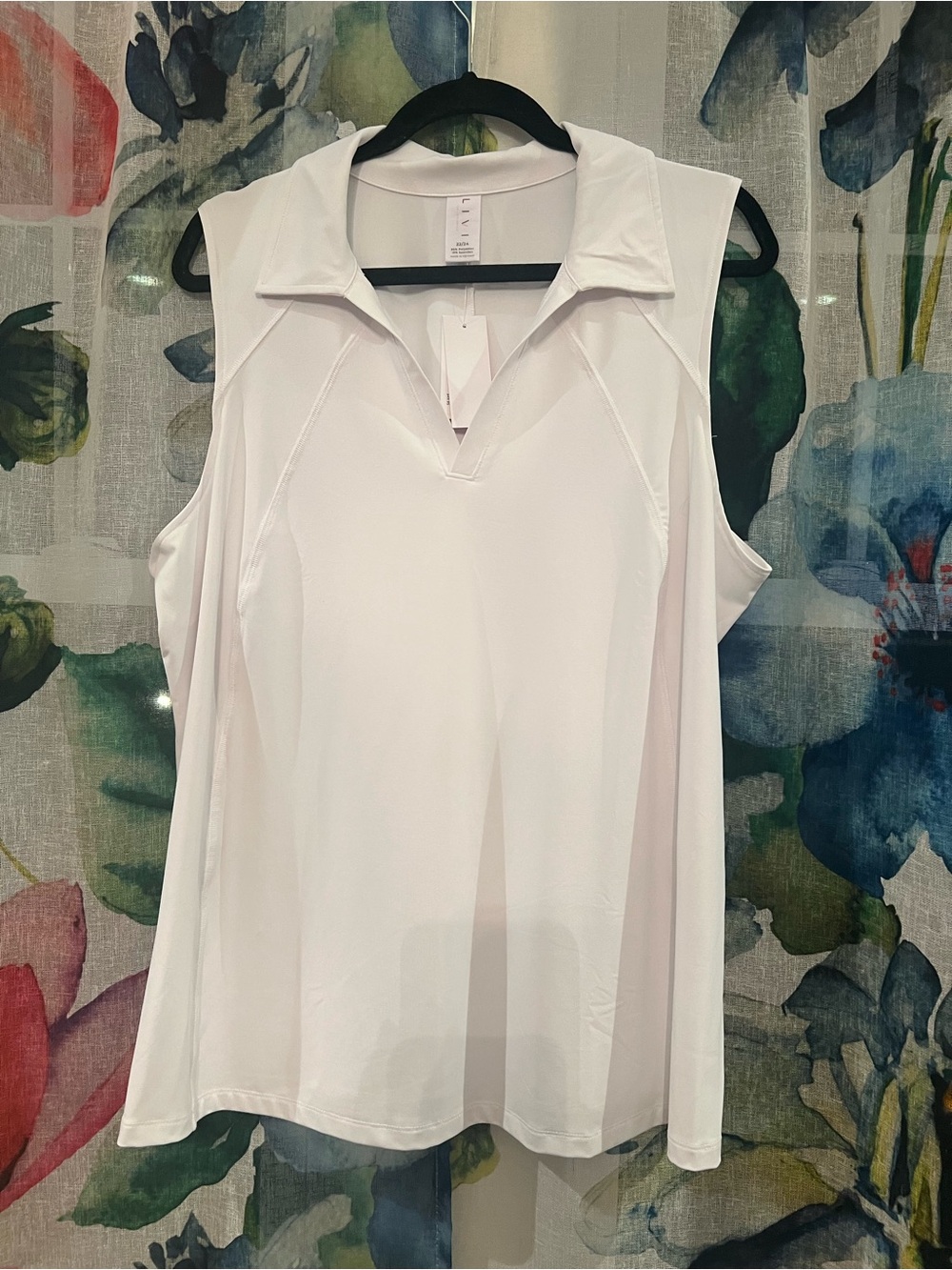 Livi Active White Sleeveless Polo Tank NWT Size 22/24 Women’s